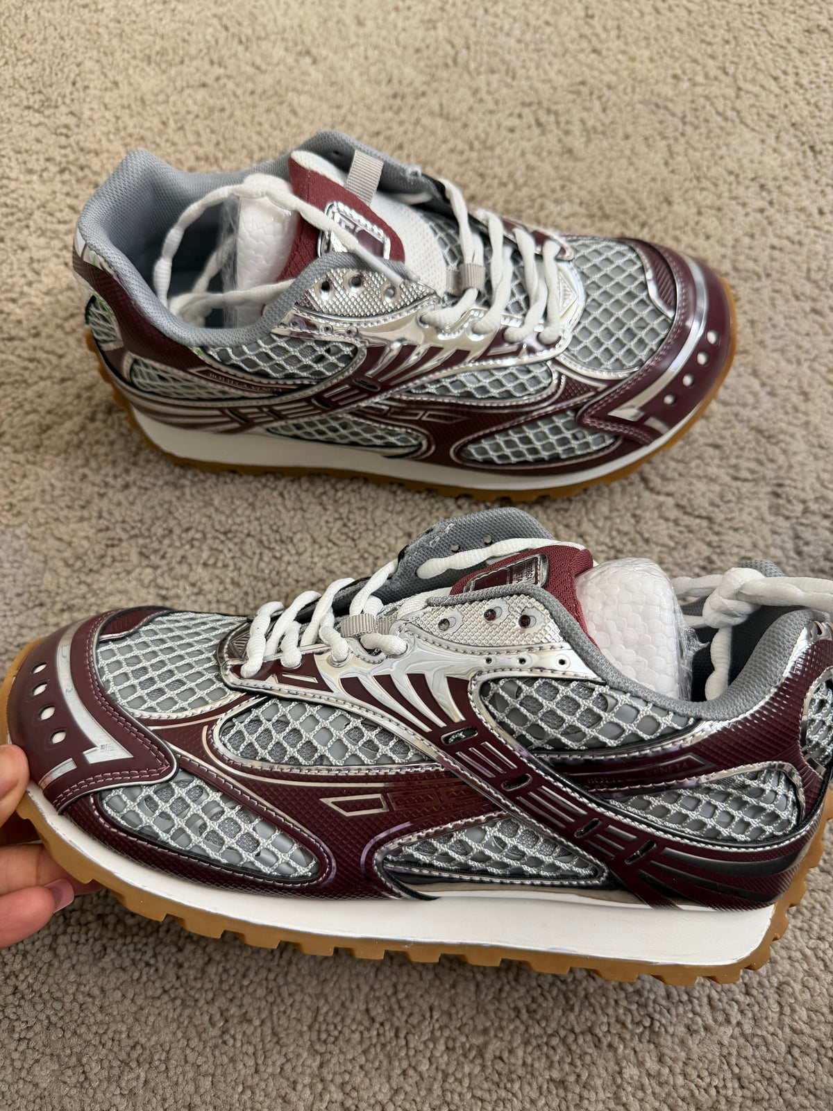 burgandy bottegas