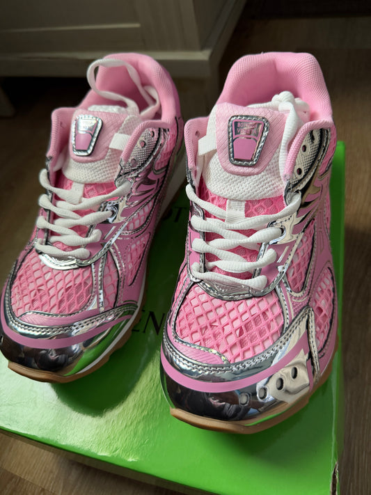 pink bottegas